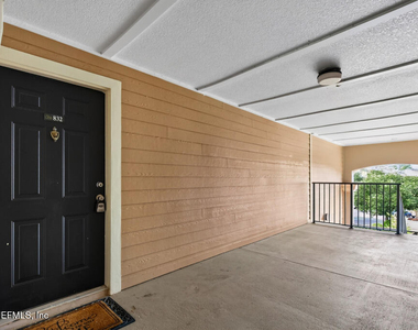 13810 Sutton Park Drive N - Photo Thumbnail 9