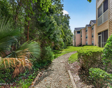 13810 Sutton Park Drive N - Photo Thumbnail 54