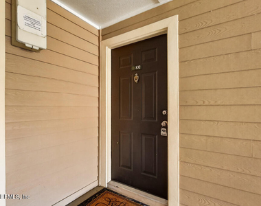13810 Sutton Park Drive N - Photo Thumbnail 8
