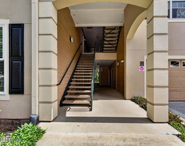 13810 Sutton Park Drive N - Photo Thumbnail 5