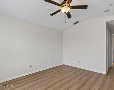 13810 Sutton Park Drive N - Photo Thumbnail 38