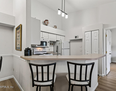 13810 Sutton Park Drive N - Photo Thumbnail 15