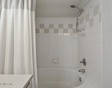 13810 Sutton Park Drive N - Photo Thumbnail 34