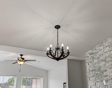 13810 Sutton Park Drive N - Photo Thumbnail 24