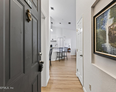13810 Sutton Park Drive N - Photo Thumbnail 10