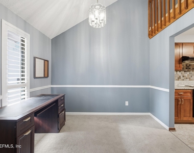 11418 Beacon Drive N - Photo Thumbnail 3