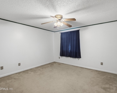 11418 Beacon Drive N - Photo Thumbnail 13