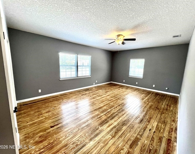 804 W 2nd Street - Photo Thumbnail 11
