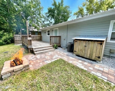 804 W 2nd Street - Photo Thumbnail 19