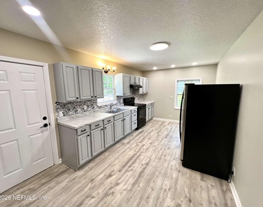 804 W 2nd Street - Photo Thumbnail 10