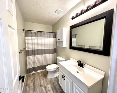 804 W 2nd Street - Photo Thumbnail 13
