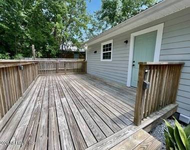 804 W 2nd Street - Photo Thumbnail 17
