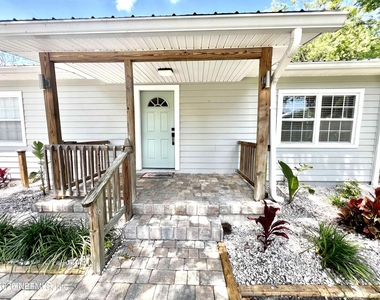 804 W 2nd Street - Photo Thumbnail 1