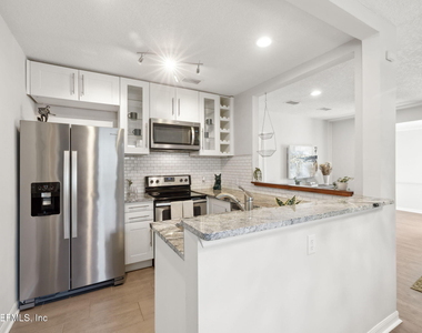 3239 Dellwood Avenue - Photo Thumbnail 9