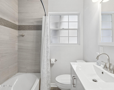 3239 Dellwood Avenue - Photo Thumbnail 13