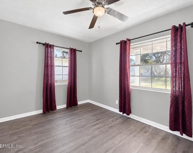 3239 Dellwood Avenue - Photo Thumbnail 14
