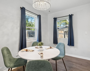 3239 Dellwood Avenue - Photo Thumbnail 6