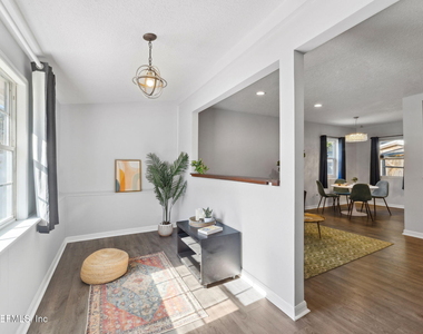 3239 Dellwood Avenue - Photo Thumbnail 3