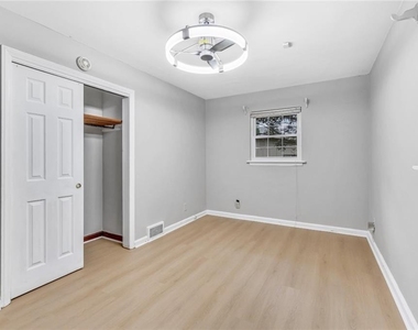 2726 Hollywood Drive - Photo Thumbnail 7