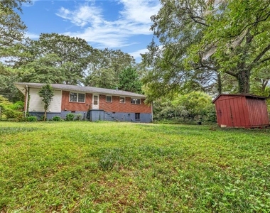 2726 Hollywood Drive - Photo Thumbnail 9