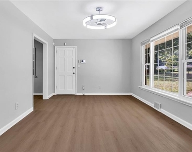 2726 Hollywood Drive - Photo Thumbnail 1
