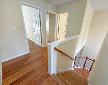 2380 Fairlie Drive - Photo Thumbnail 9
