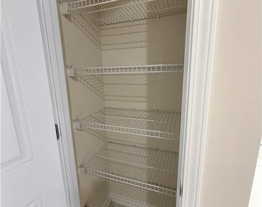 2380 Fairlie Drive - Photo Thumbnail 16