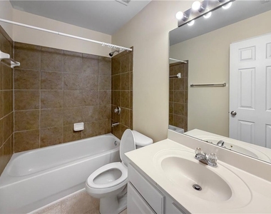 2380 Fairlie Drive - Photo Thumbnail 20