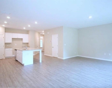 6148 Lanier Harbor Landing - Photo Thumbnail 5