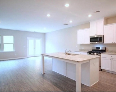 6148 Lanier Harbor Landing - Photo Thumbnail 2