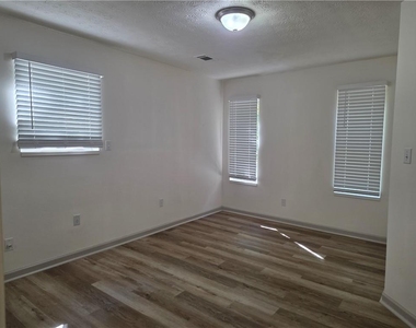 1211 Trout Drive - Photo Thumbnail 5