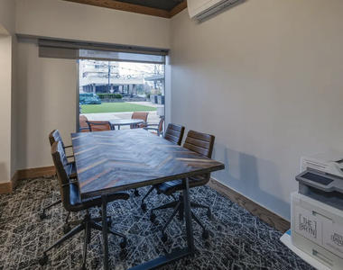 5600 N Sheridan Road - Photo Thumbnail 8