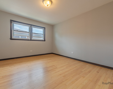 8503 W Berwyn Avenue - Photo Thumbnail 12