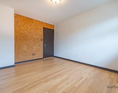 8503 W Berwyn Avenue - Photo Thumbnail 16