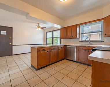 8503 W Berwyn Avenue - Photo Thumbnail 7