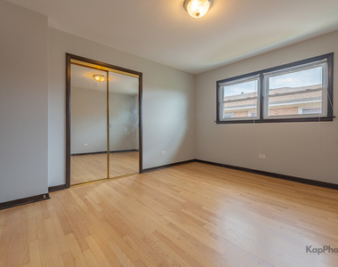 8503 W Berwyn Avenue - Photo Thumbnail 13