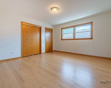 8503 W Berwyn Avenue - Photo Thumbnail 18