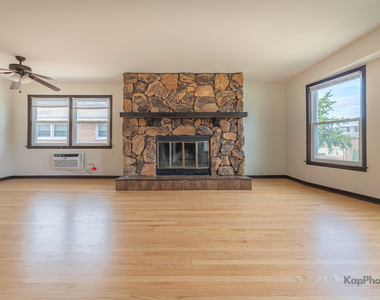 8503 W Berwyn Avenue - Photo Thumbnail 4