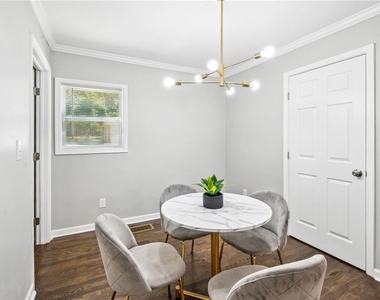 858 Linda Way - Photo Thumbnail 6