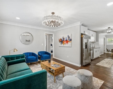 858 Linda Way - Photo Thumbnail 2