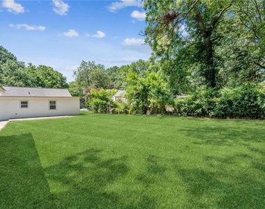 858 Linda Way - Photo Thumbnail 20
