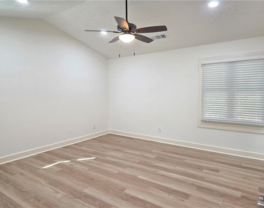 1211 Trout Drive - Photo Thumbnail 11