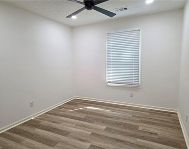 1211 Trout Drive - Photo Thumbnail 9