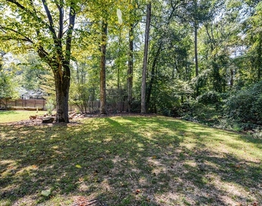 2210 Spalding Drive - Photo Thumbnail 9