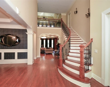 2210 Spalding Drive - Photo Thumbnail 36