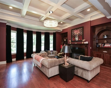 2210 Spalding Drive - Photo Thumbnail 18
