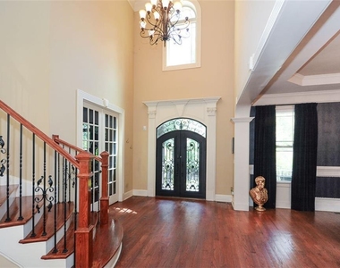 2210 Spalding Drive - Photo Thumbnail 15