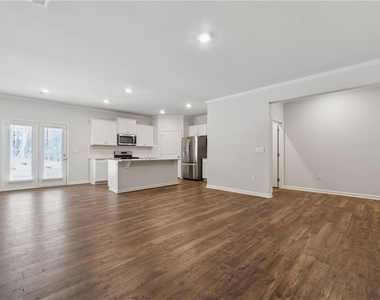 3100 Greyton Drive - Photo Thumbnail 2