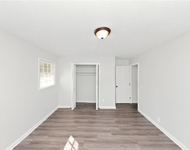 5445 Mill Valley Drive - Photo Thumbnail 8