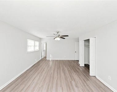 5445 Mill Valley Drive - Photo Thumbnail 10